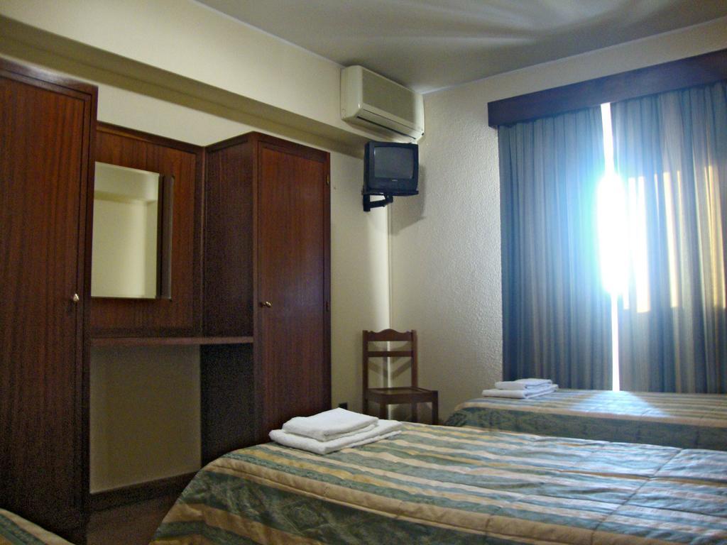 Casa De Retiros N. S. Perpetuo Socorro Hotel Guimarães Cameră foto